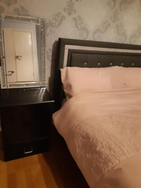 Our Guests Are Royal (BR)